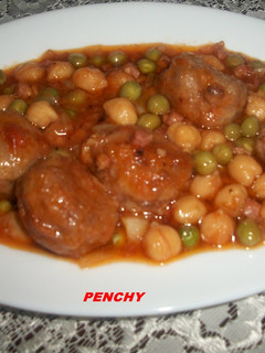 Una foto de Albóndigas con garbanzos en salsa