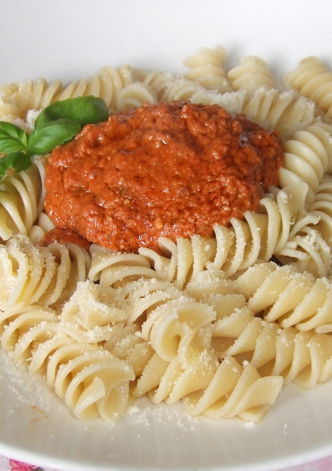 Una foto de Pasta al pesto rojo