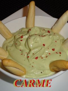 Una foto de Dip de quesos y aguacate