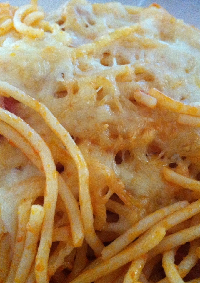 Una foto de Espaguetis con jamón