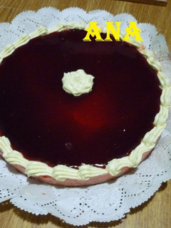 Una foto de Cheesecake con mermelada de ciruelas