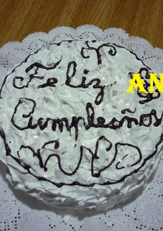 Una foto de Torta de cumpleaños fácil