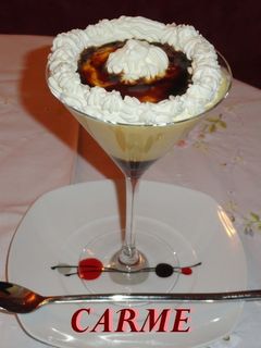 Una foto de Mousse de mango con queso