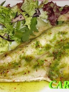 Una foto de Lubina en salsa verde picante