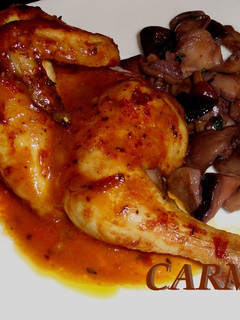 Una foto de Picantón o pollo con salsa barbacoa