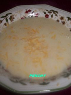 Una foto de Crema deliciosa de apio al queso Edam