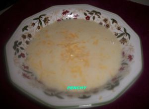 Una foto de Crema deliciosa de apio al queso Edam