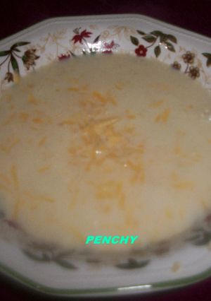 Una foto de Crema deliciosa de apio al queso Edam