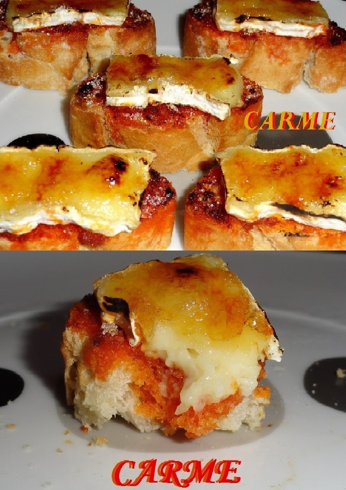 Una foto de Tostas de sobrasada camembert