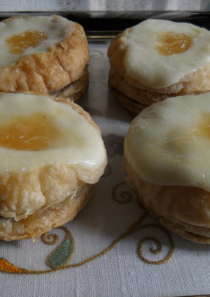 Una foto de Galletas de hojaldre con membrillo y queso