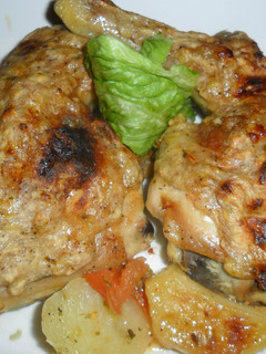 Una foto de Pollo asado con crema de plátanos