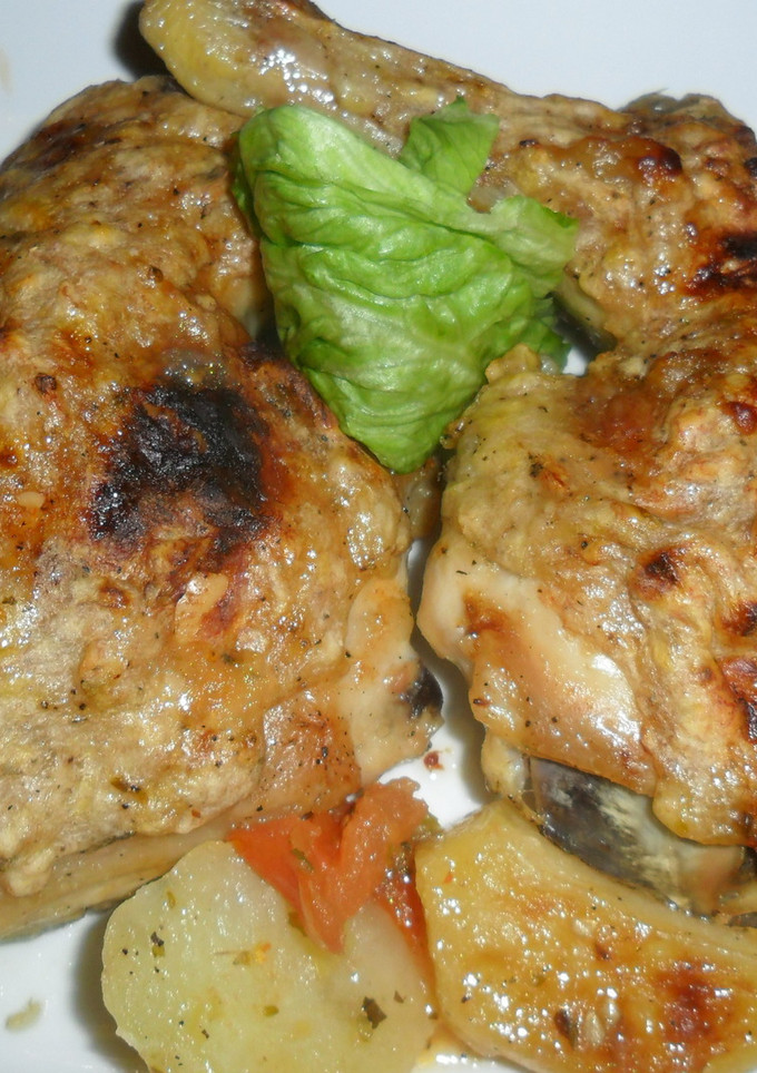 Una foto de Pollo asado con crema de plátanos