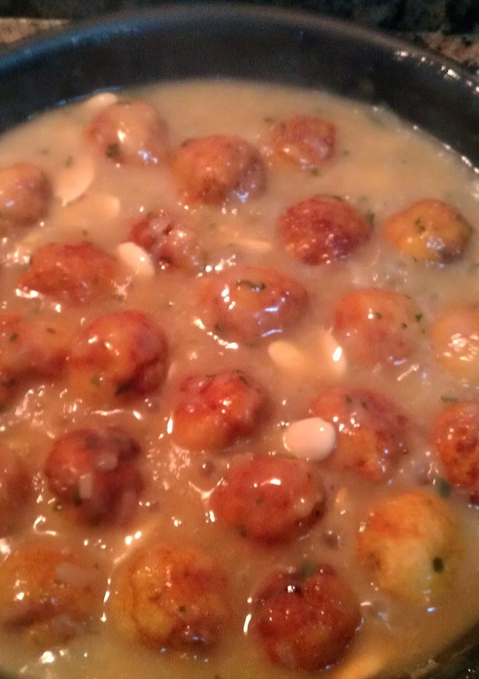 Una foto de Albóndigas de bacalao en salsa