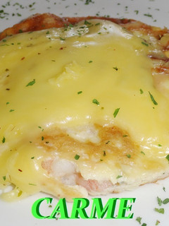 Foto principal de Tortilla de langostinos y cobertura de queso fundido