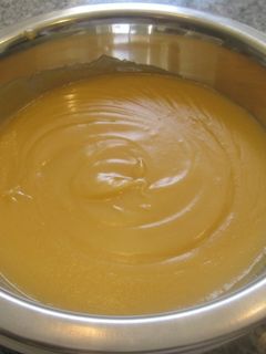 Una foto de Crema de yema para tartas y pasteles