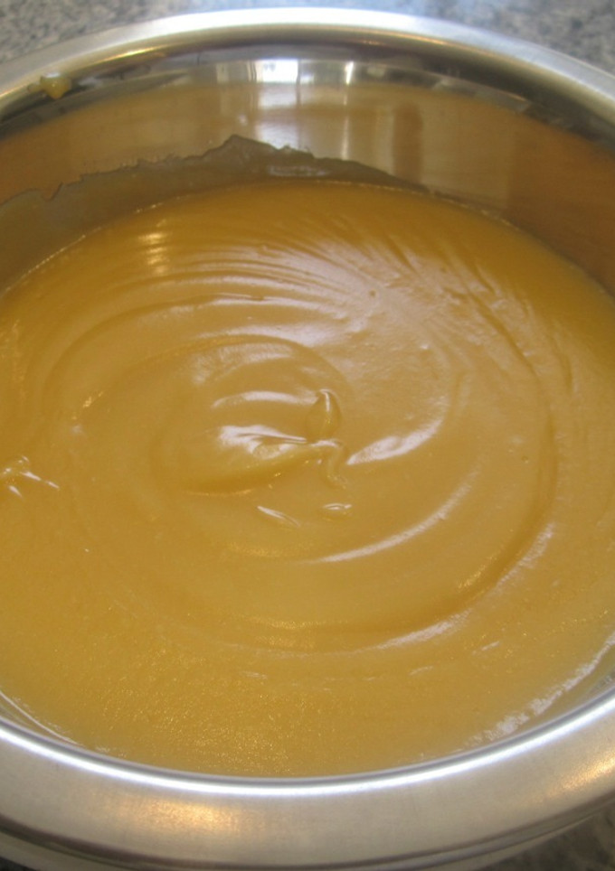Una foto de Crema de yema para tartas y pasteles