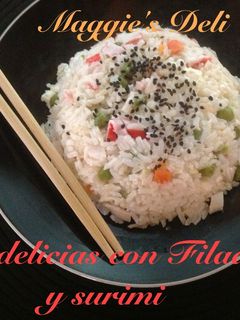 Una foto de Tres delicias con queso crema y surimi