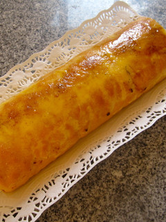 Una foto de Brazo de gitano relleno de crema o nata