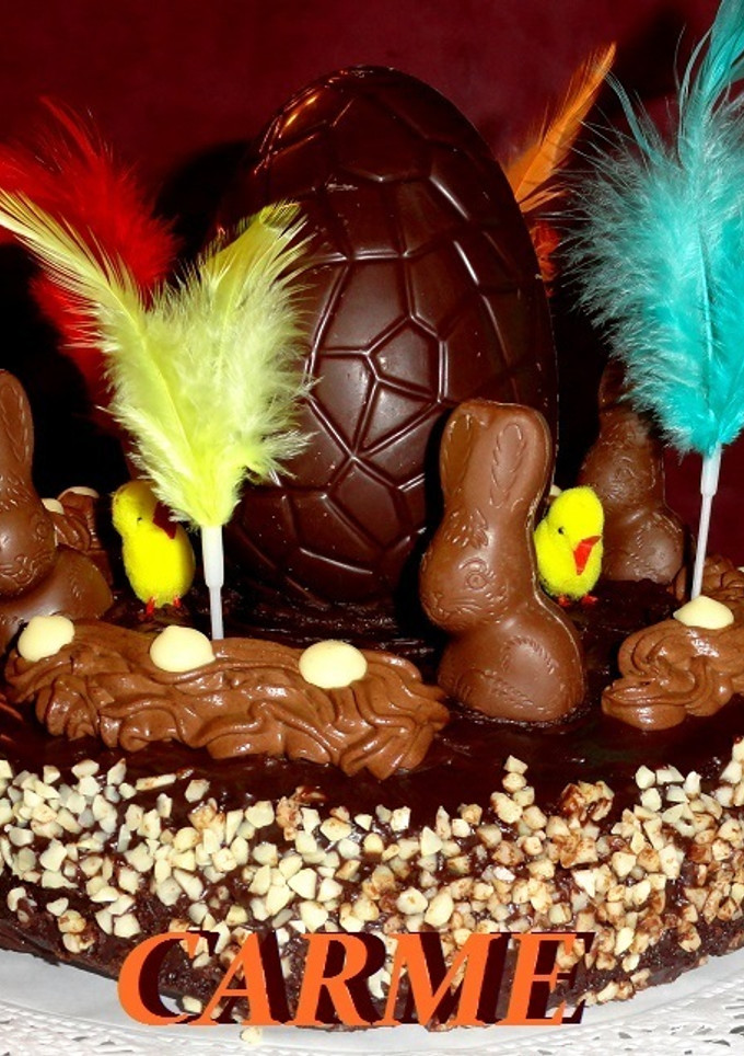 Una foto de Mona de Pascua de chocolate y trufa
