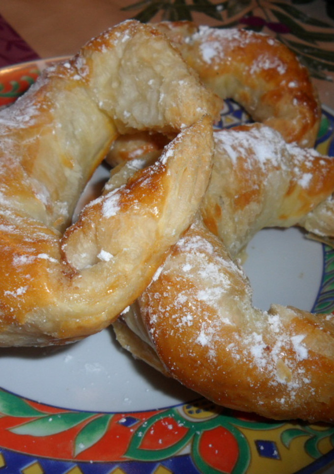 Una foto de Croissants de hojaldre rellenos de chocolate