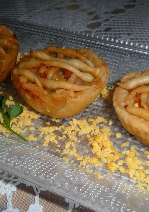 Una foto de Pastelitos de hojaldre rellenos de bacalao
