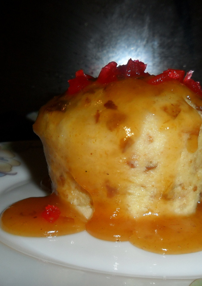 Una foto de Budincitos de nata con salsa diplomática