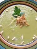 Sopa crema de calabacín, guisantes y nabo