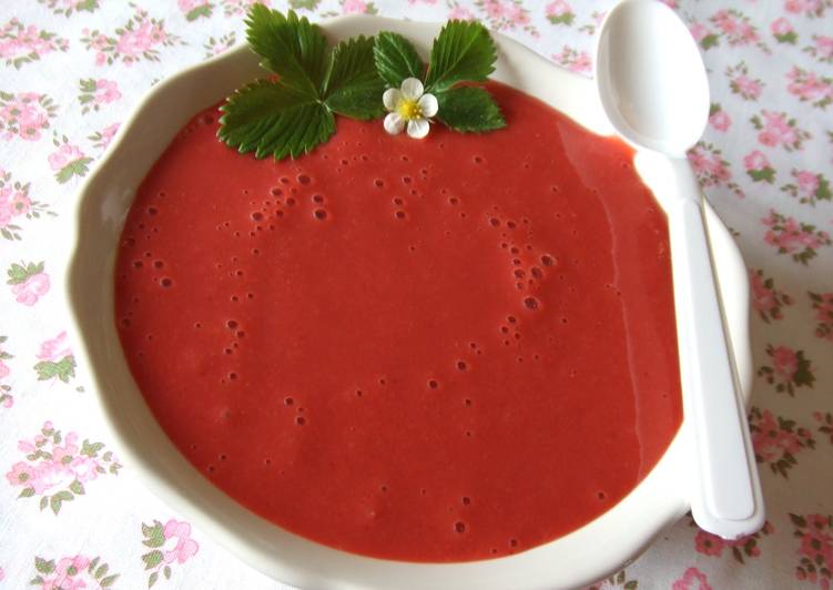 Gazpacho de fresas al vino dulce
