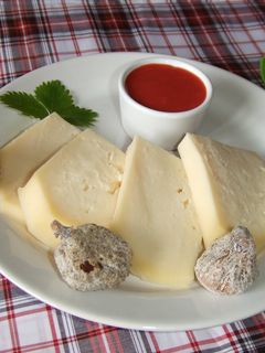 Una foto de Queso gallego con higos secos