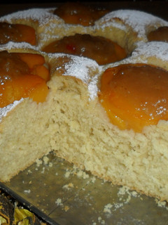 Una foto de Torta con melocotones