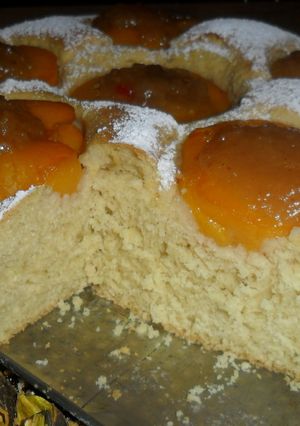 Una foto de Torta con melocotones