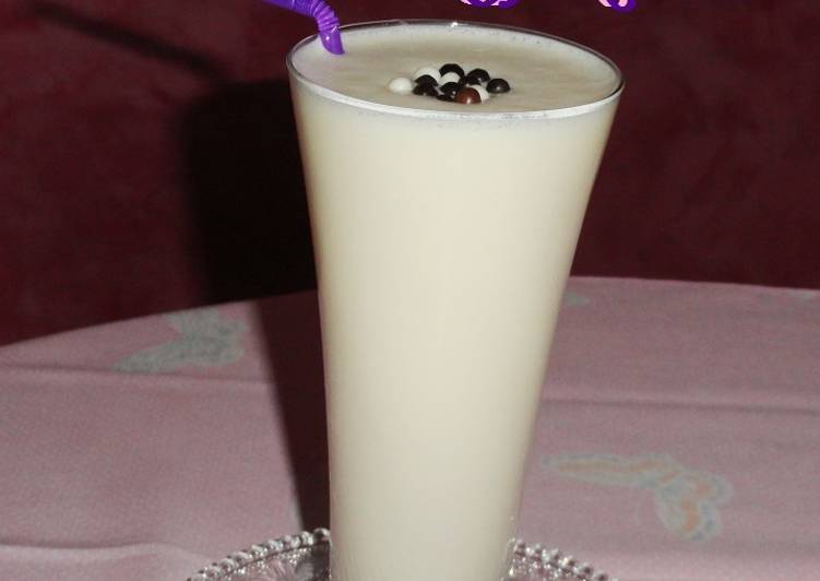 Queso fresco batido con zumo de melocotón