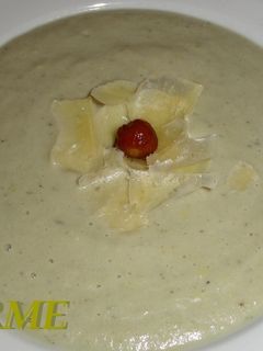 Una foto de Crema de berenjena al camembert