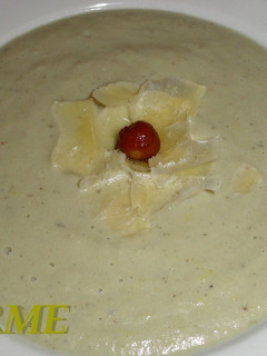 Una foto de Crema de berenjena al camembert