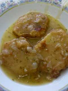 Una foto de Patatas en salsa verde y vino blanco