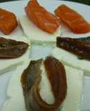 Pinchito de queso fresco, salmón y anchoas