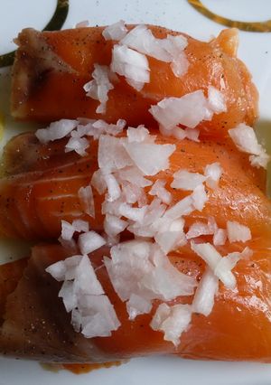 Una foto de Rollitos de salmón y ensaladilla
