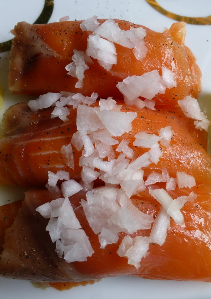 Una foto de Rollitos de salmón y ensaladilla