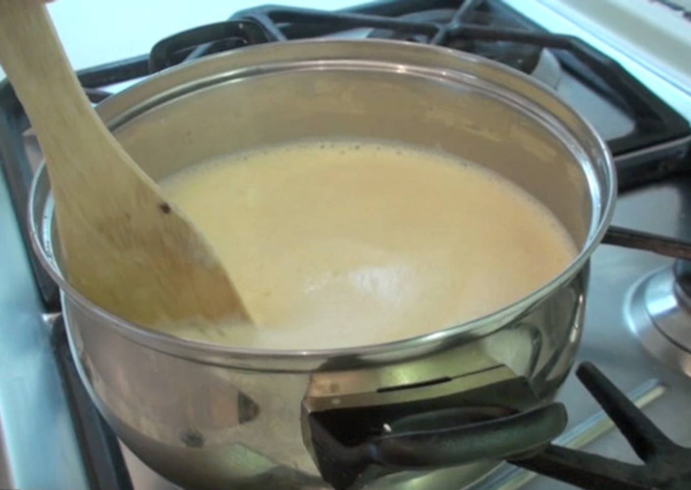 Crema pastelera a fuego lento<br />