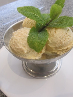 Una foto de Helado de vainilla casero fácil