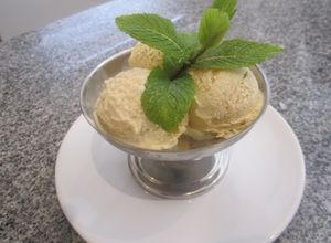 Foto principal de Helado de vainilla casero fácil