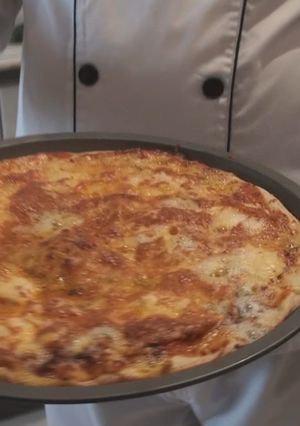 Una foto de Pizza de cinco quesos
