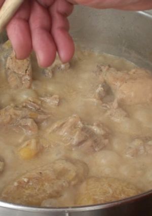 Una foto de Pollo al cava con champiñones