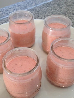Una foto de Yogurt de fresas