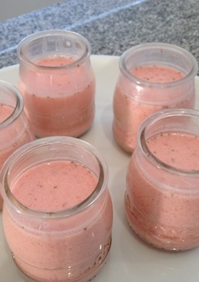 Una foto de Yogurt de fresas