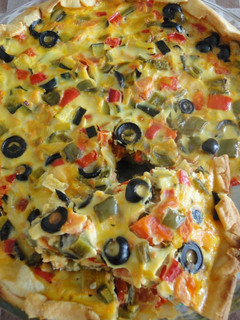 Foto principal de Tarta de verduras con aceitunas y mozzarella