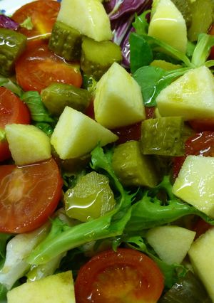 Una foto de Ensalada verde y roja