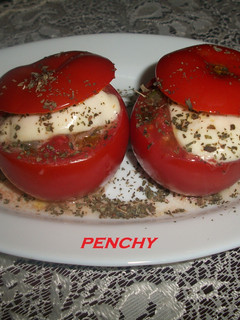 Una foto de Tomates rellenos con mozzarella