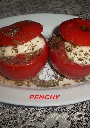 Una foto de Tomates rellenos con mozzarella