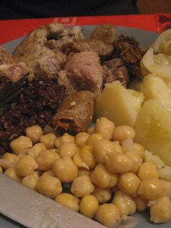Una foto de Escudella catalana: el cocido típico
